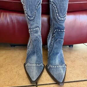 STEVE  MADDEN Kylar Distressed Denim Studded Western Boots SZ 7M Orig. $229.99